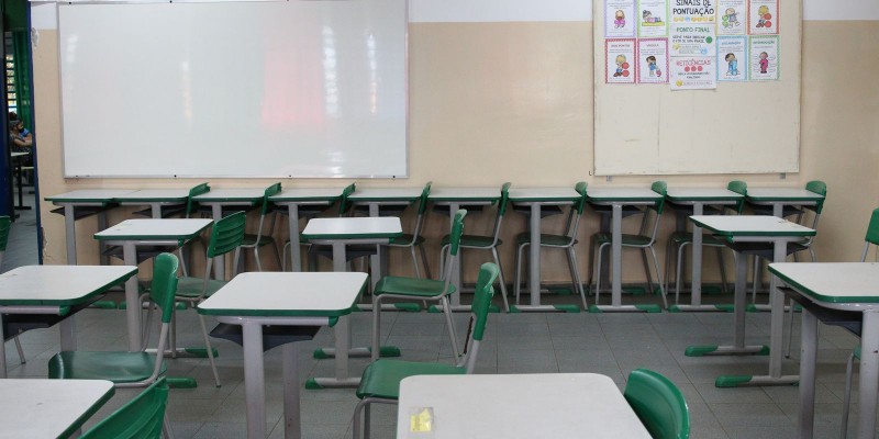 Covid-19: rede pública de Curitiba terá aula 100% presencial 