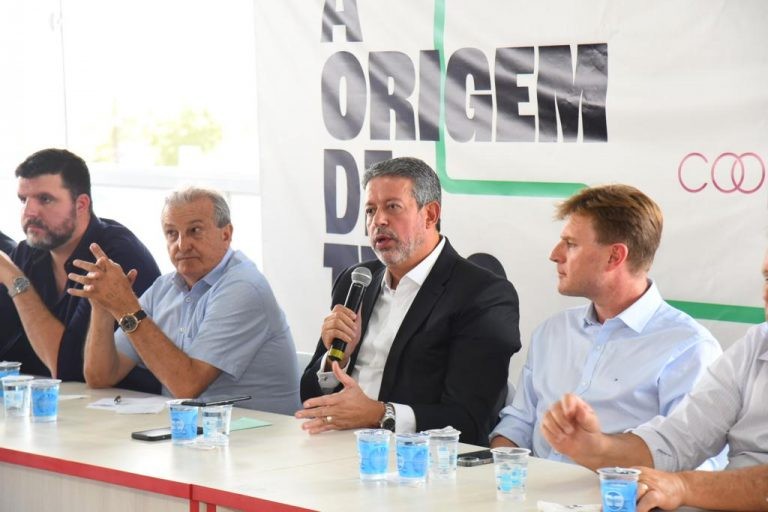 Arthur Lira avalia que proposta que revoga autonomia do BC não deve ser aprovada