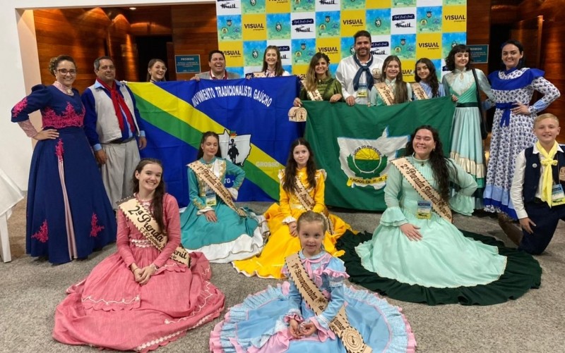 Grupo de dança representa Lucas do Rio Verde no Reencontro de Gerações