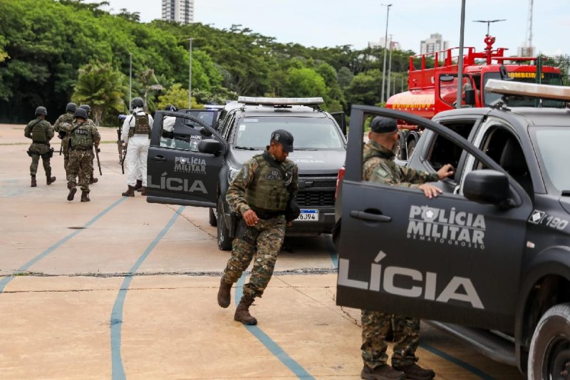 Bope faz simulação de ação contra terroristas em curso na Arena Pantanal