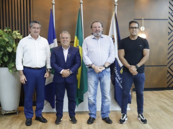 Chico 2000 e Rodrigo Arruda e Sá são recepcionados pelo Presidente do TCE-MT