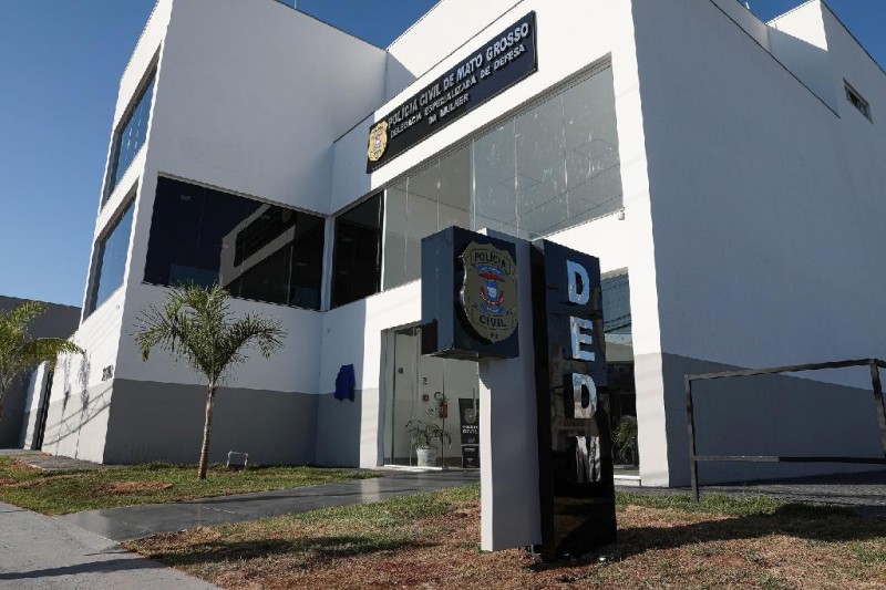 "Comunicar descumprimento de medida protetiva é importante para coibir crimes mais graves", alerta delegada