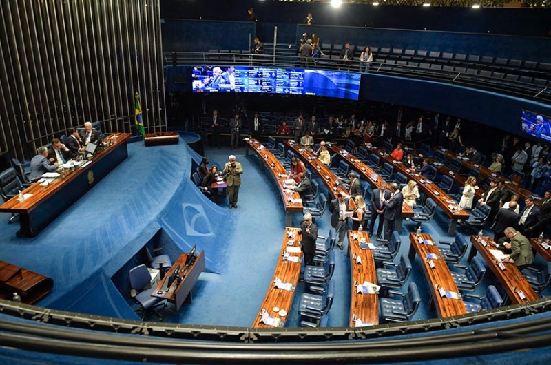 Prioridade de emprego a mulheres vítimas de violência está na pauta desta terça-feira