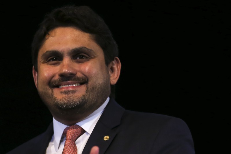 Após encontro com Lula, Juscelino Filho segue no governo