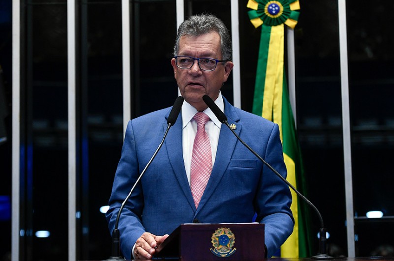 Laércio destaca projeto que prevê políticas para gás natural