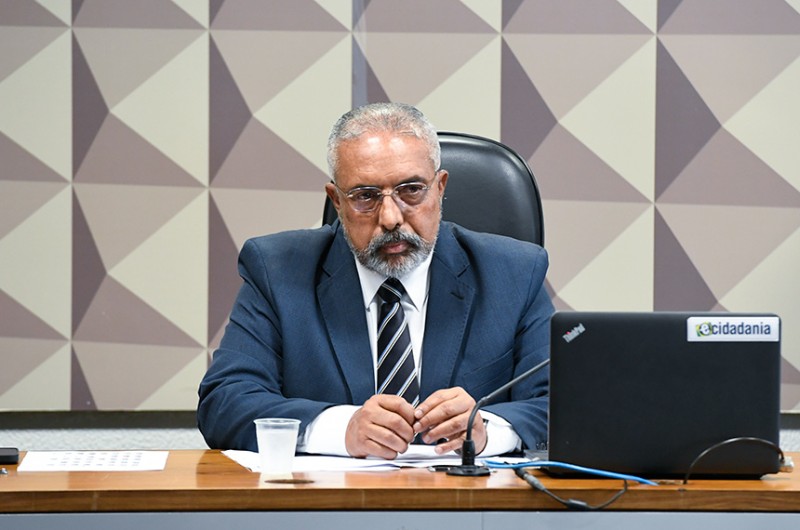 Eleito presidente da CDH, Paulo Paim defende igualdade salarial entre homens e mulheres