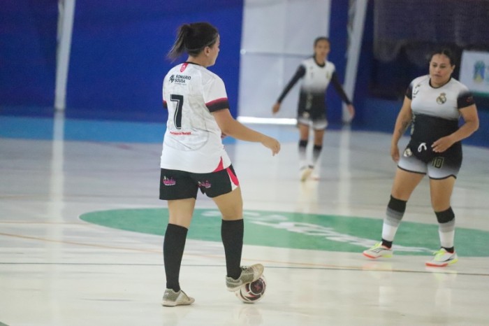 7ª Copa Batom de Futsal e Voleibol incentiva participação feminina no esporte