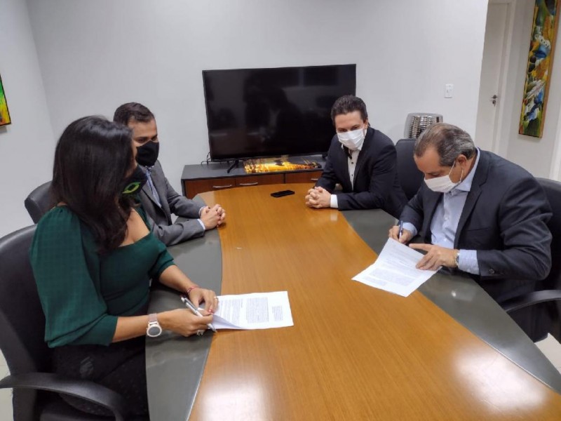 Sedec e Sudam assinam termo de cooperação para vistoriar indústrias em MT