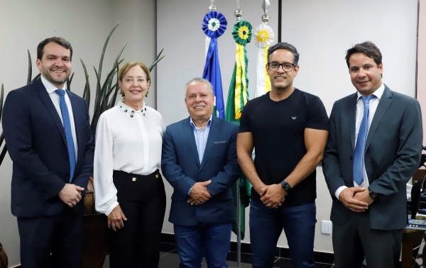 Mesa diretora da Câmara de Cuiabá visita TJ-MT