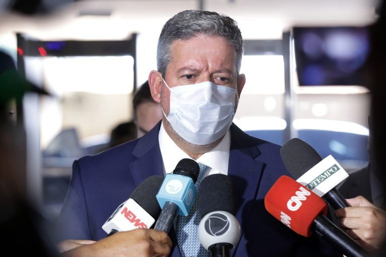Lira: Brasil não pode tolerar gasolina a quase R$ 7 e o gás a R$ 120