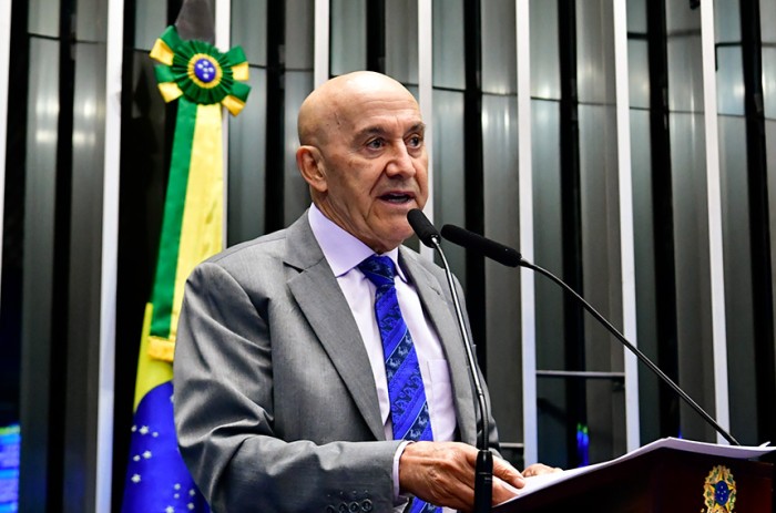 Confúcio Moura: Brasil deve investir na geração de energias renováveis