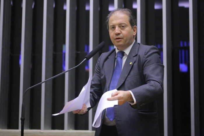 Rodrigo de Castro é eleito presidente da Comissão de Minas e Energia