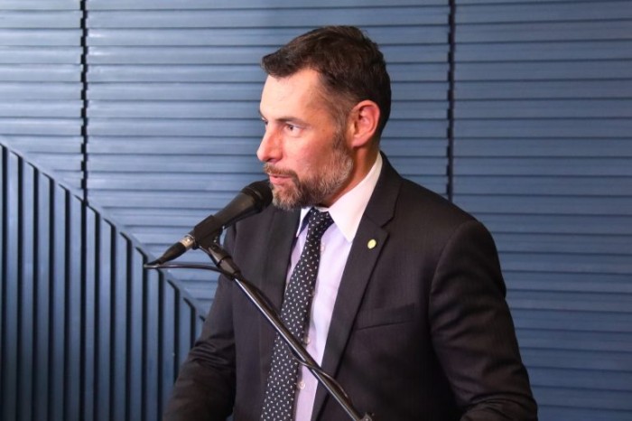 Projeto inclui ONGs na elaboração de plano de enfrentamento à violência contra a mulher