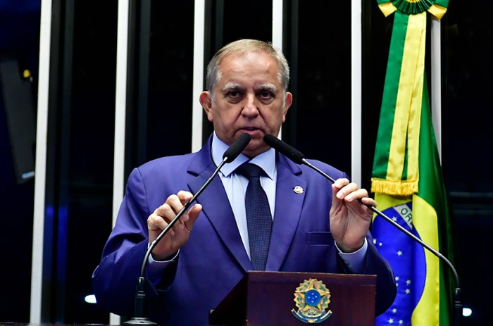 Izalci declara apoio à proposta de novas regras fiscais