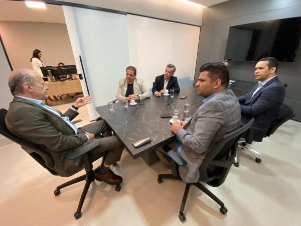 Em reunião com o vice-governador, vereadores articulam construção de um novo prédio para o HRS