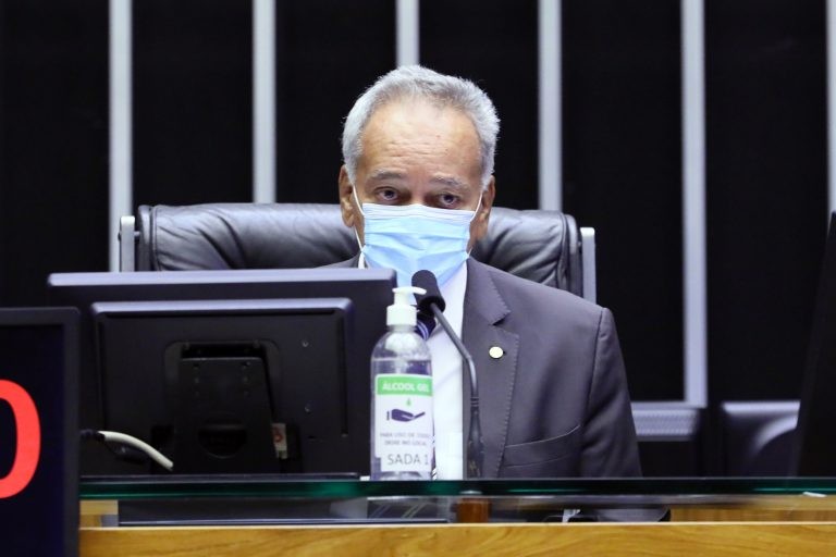 Votação do projeto da portabilidade de conta de luz é marcada para outubro