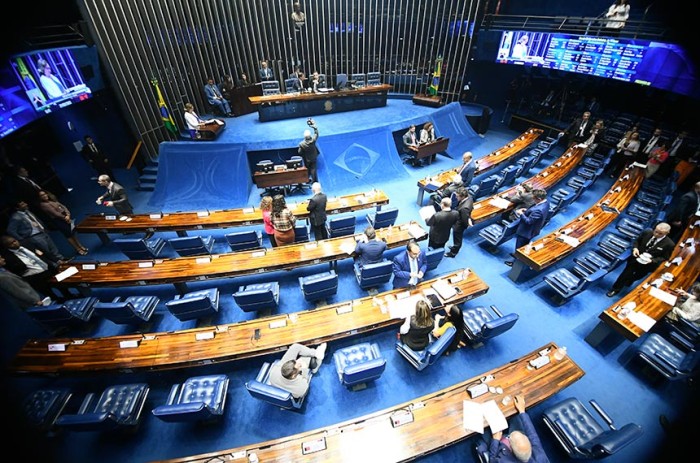 Aprovado projeto que facilita atingidos por desastre receberem benefícios sociais