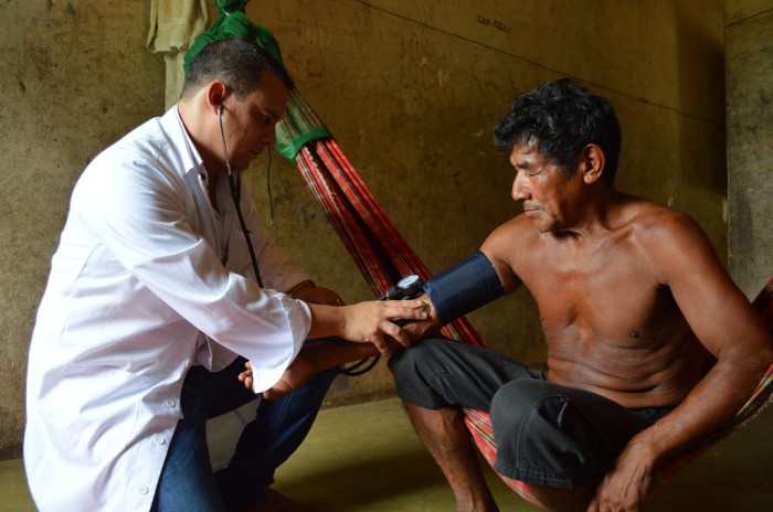 MP cria incentivos para capacitação de participantes do Mais Médicos