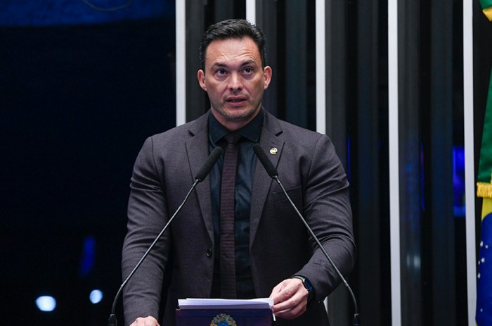 Styvenson critica alto índice de evasão escolar