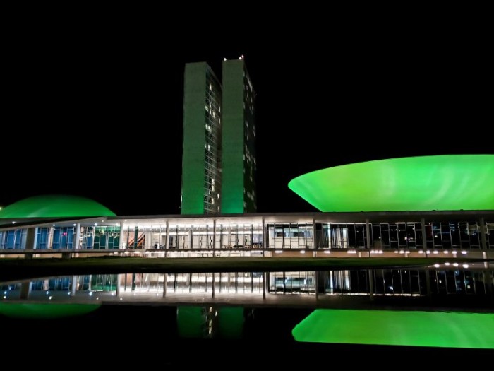 Congresso Nacional tem iluminação especial para celebrar o Dia Mundial da Optometria