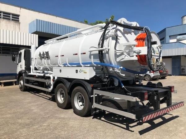 Sorriso: vereador Mauricio indica ao Executivo compra de caminhões limpa-fossa