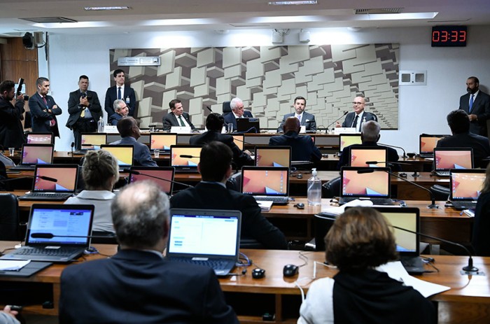 Senadores cobram punição para responsáveis por fraude nas Americanas