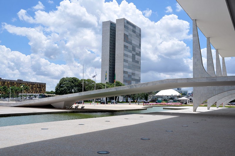Após veto derrubado pelo Congresso, Bolsonaro sanciona lei das federações partidárias