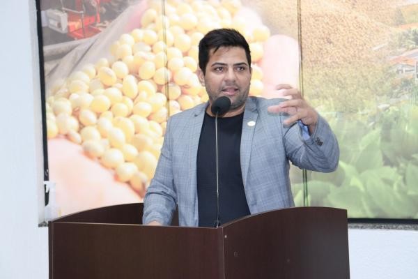 Mauricio pede construção de praça pública com área de lazer para atender os bairros Monte Líbano I e II