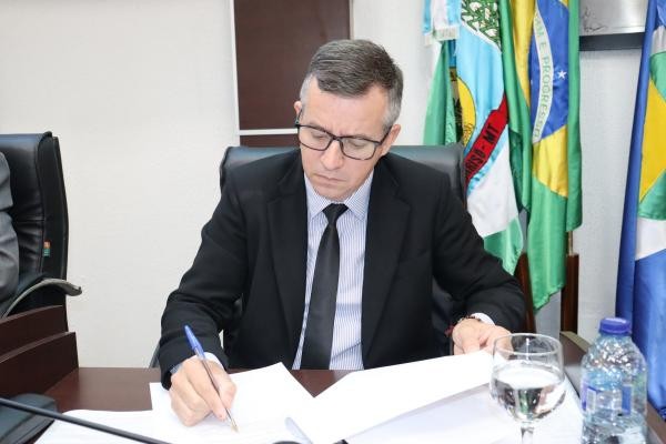 Celso Kozak sugere construção de ginásio poliesportivo na Zona Leste