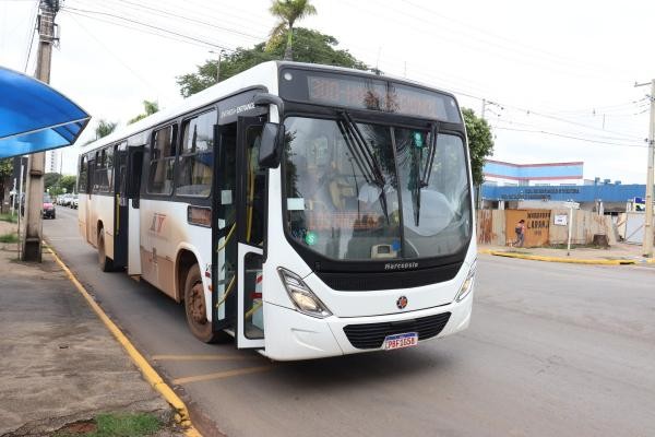 Jane indica construção de rampas de acesso em pontos de ônibus em Sorriso