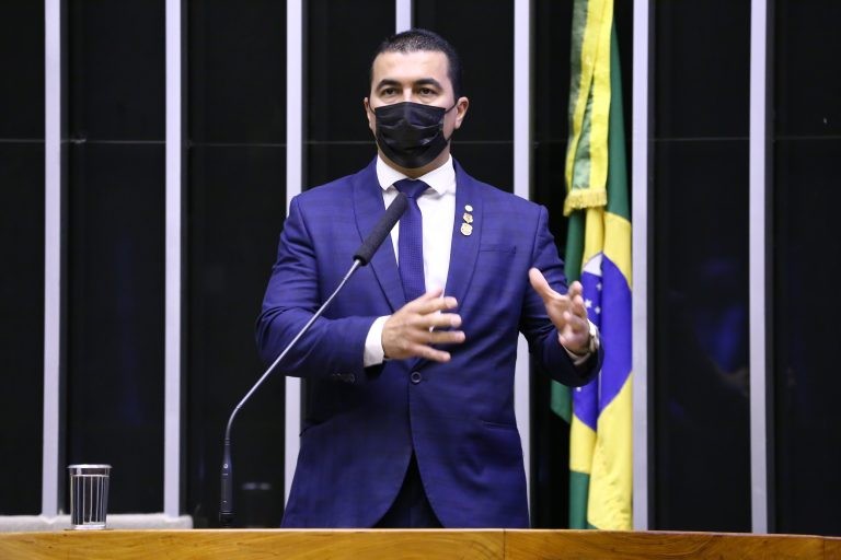 Comissão aprova projeto que anula resolução sobre corretor de seguros