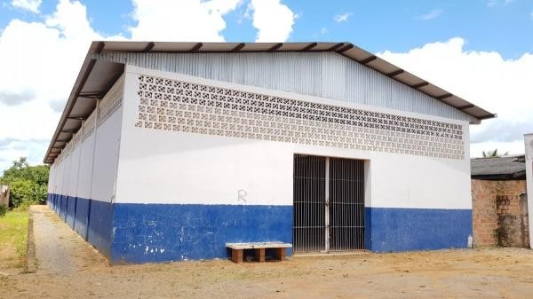 Celso Kozak indica revitalização do barracão comunitário multiuso do Bairro São Mateus