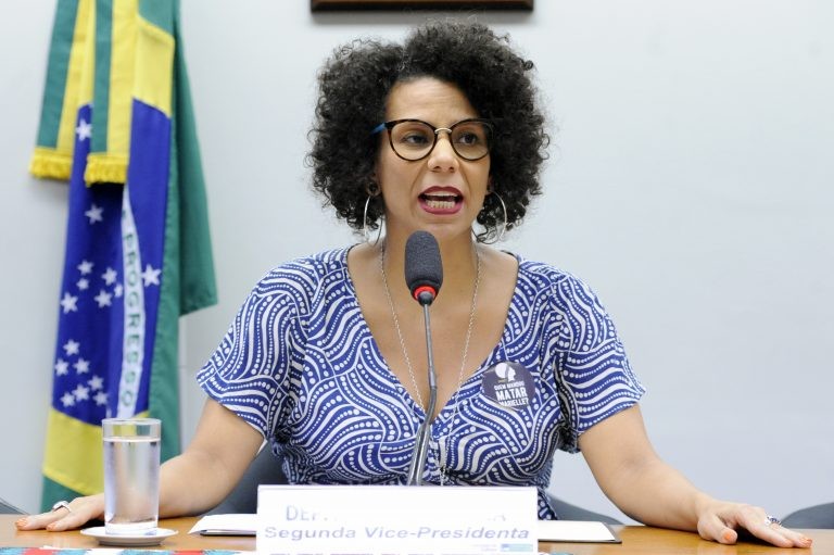Comissão aprova projeto que classifica a censura como improbidade administrativa