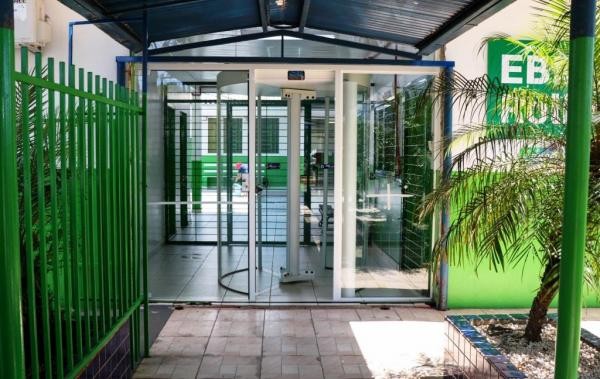 Wanderley Paulo sugere instalação de portas giratórias em escolas municipais de Sorriso