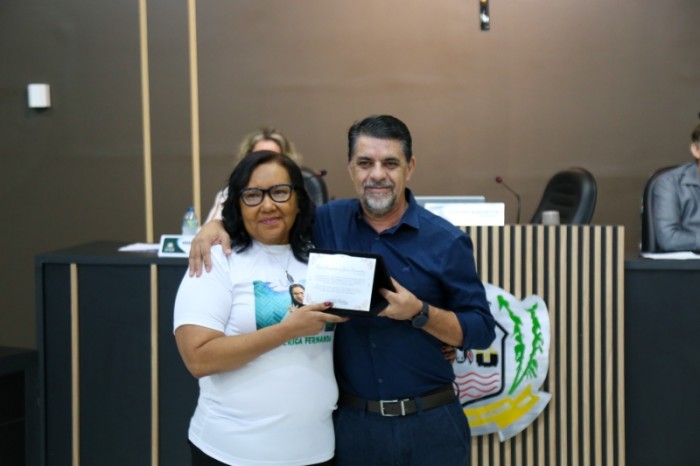 Familiares recebem homenagem em memória à médica veterinária da UPC