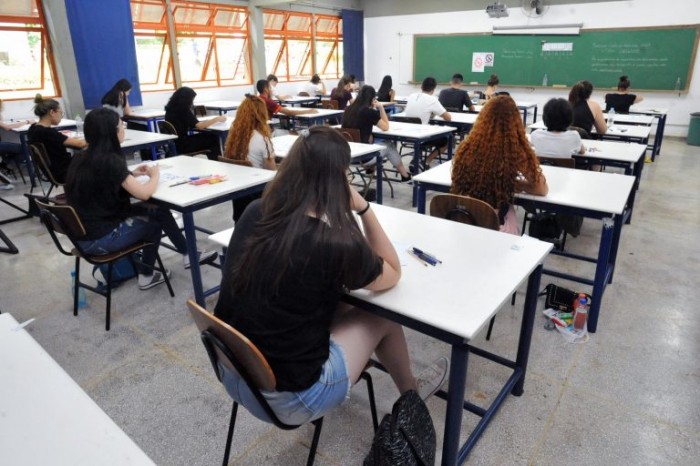Projeto fixa regra para a expansão do ensino médio em tempo integral