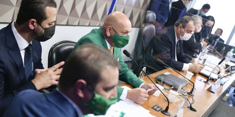 Luciano Hang depõe à CPI da Pandemia e diz que não é negacionista