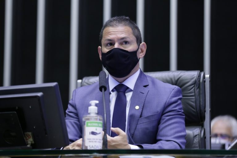 Sessão do Congresso desta quinta-feira é adiada para semana que vem