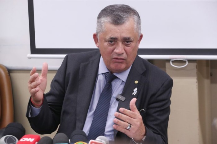 Líder do governo afirma que marco fiscal pode chegar à Câmara nesta semana