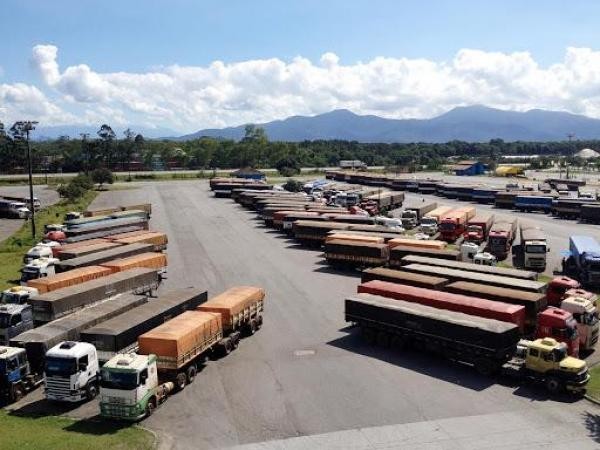 Diogo Kriguer reitera pedido para implantação de estacionamento público para veículos de grande porte