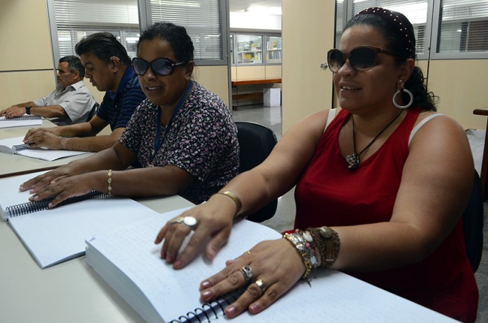 Publicado há 15 anos, Senado Notícias em braile promove acessibilidade