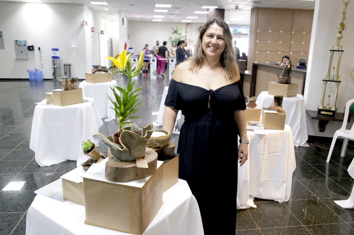 ALMT recebe exposição da ceramista Dalva Zulli
