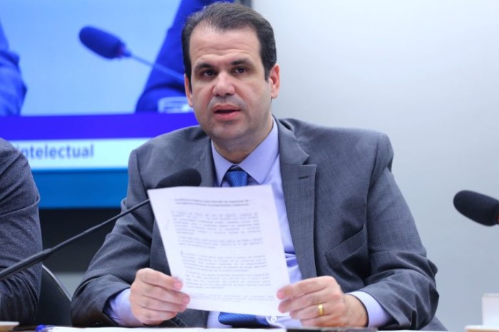 CCJ aprova criação de cadastro de servidores demitidos, para evitar futura nomeação irregular