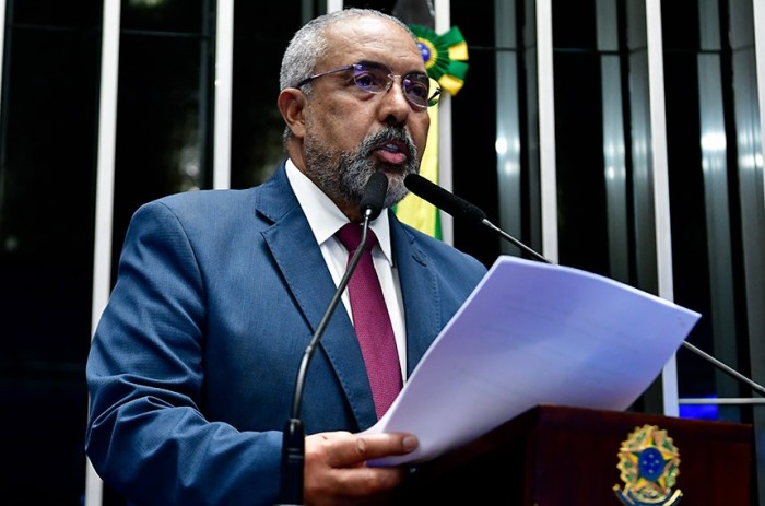 Paim destaca 100 dias do governo Lula: 'Brasil está indo em frente'