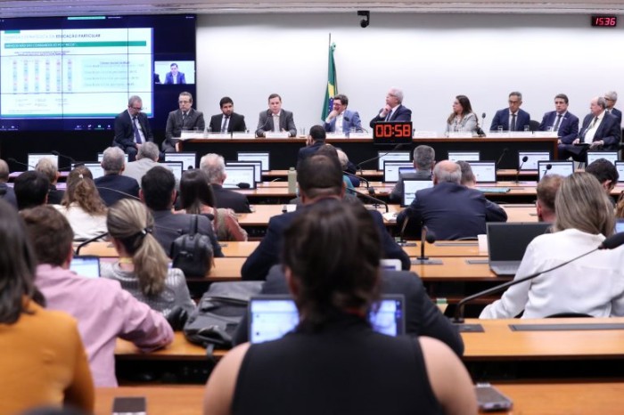 Grupo da Reforma Tributária discute fim dos incentivos fiscais no novo imposto sobre consumo