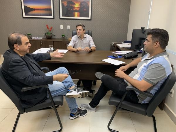 Parlamentares discutem na Seduc ações de segurança nas escolas estaduais