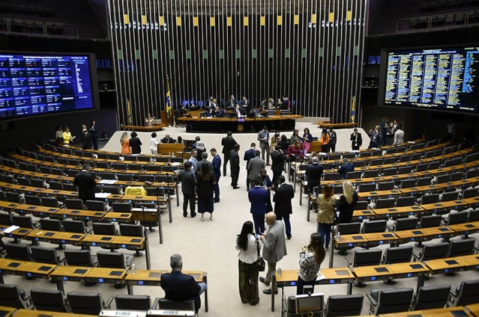 Congresso analisa 26 vetos, reajuste de servidor e crédito para Bolsa Família