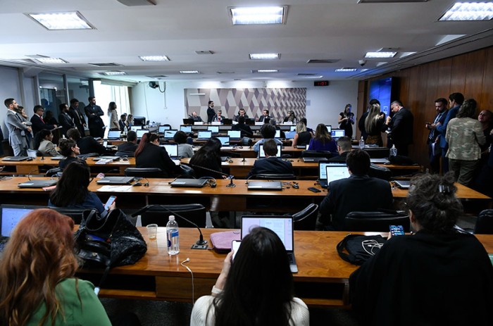 Governo sustenta que a reestruturação de ministérios não aumentará gastos