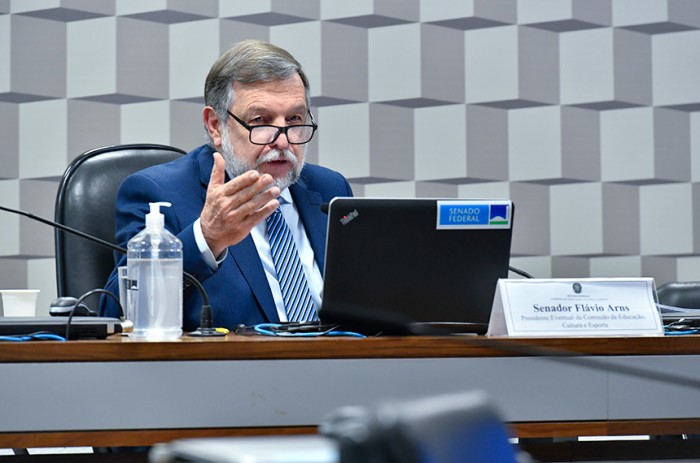 CE analisa projeto de modernização da gestão esportiva