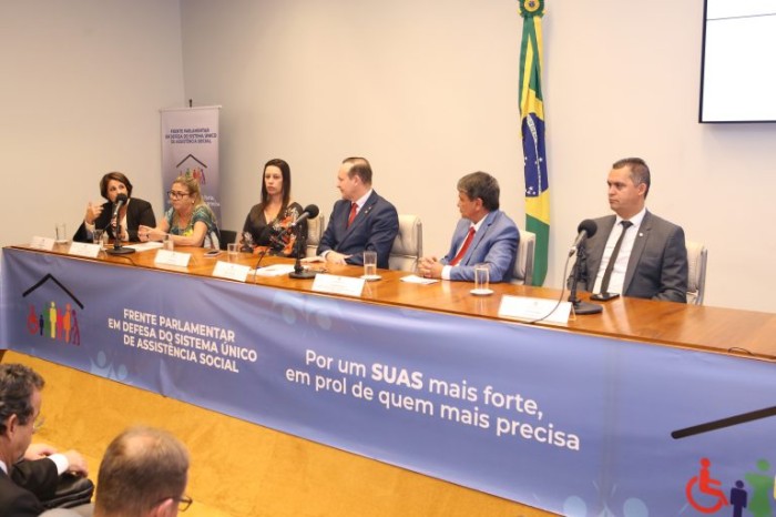 Frente Parlamentar vai lutar pela garantia de recursos mínimos para a assistência social
